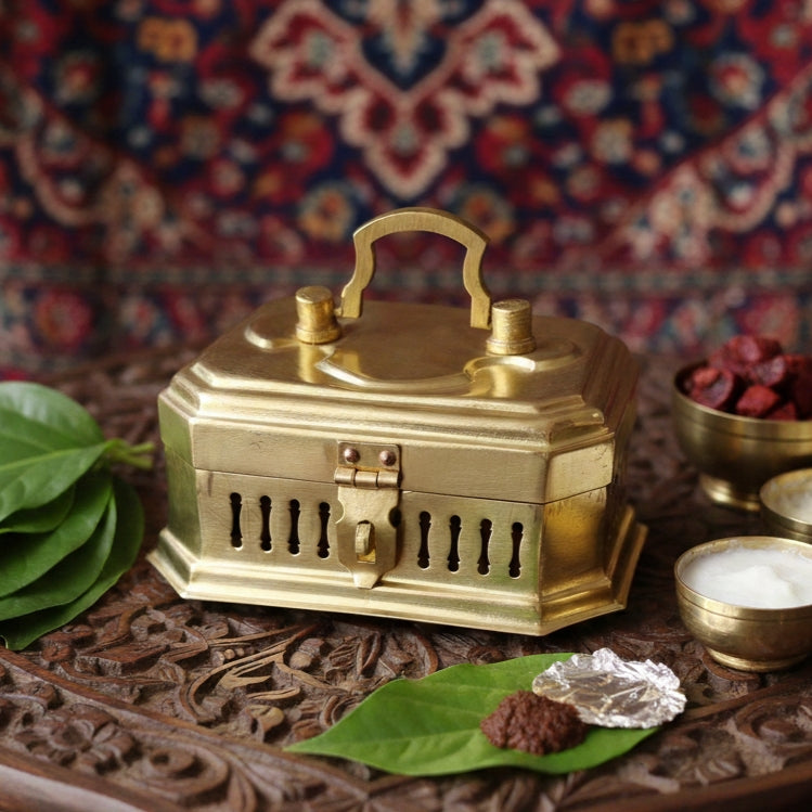 BN/11A - Rare Vintage Pure Brass Paan daan - Betel Nut Supari Box | KITCHENWARE | UTENSILS | HOME APPLIANCES