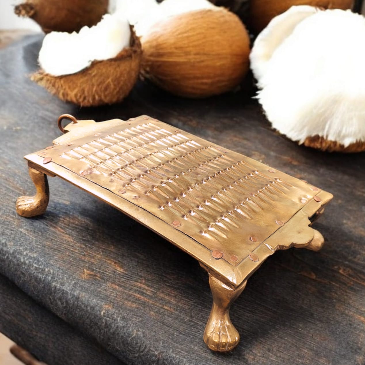 ORIGINAL ANTIQUE: AT/105 - Vintage Brass Grater | Scraper with Legs traditionally known as "Khisni" | KITCHENWARE | UTENSILS | HOME APPLIANCES