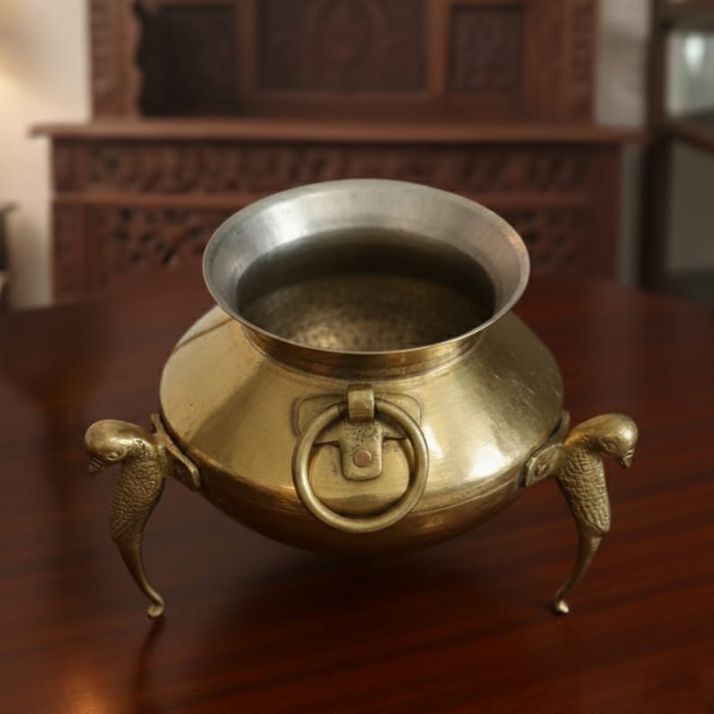 PPL/04 - Rare Vintage 100% Pure Brass Very Beautiful Shape Pot | Vase | Planter on Parrot Legs | KITCHENWARE | UTENSILS | HOME APPLIANCES