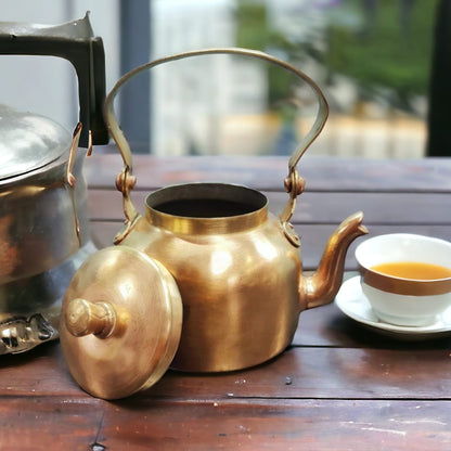 RA/002 | Vintage Brass Tea Pot/Kettle