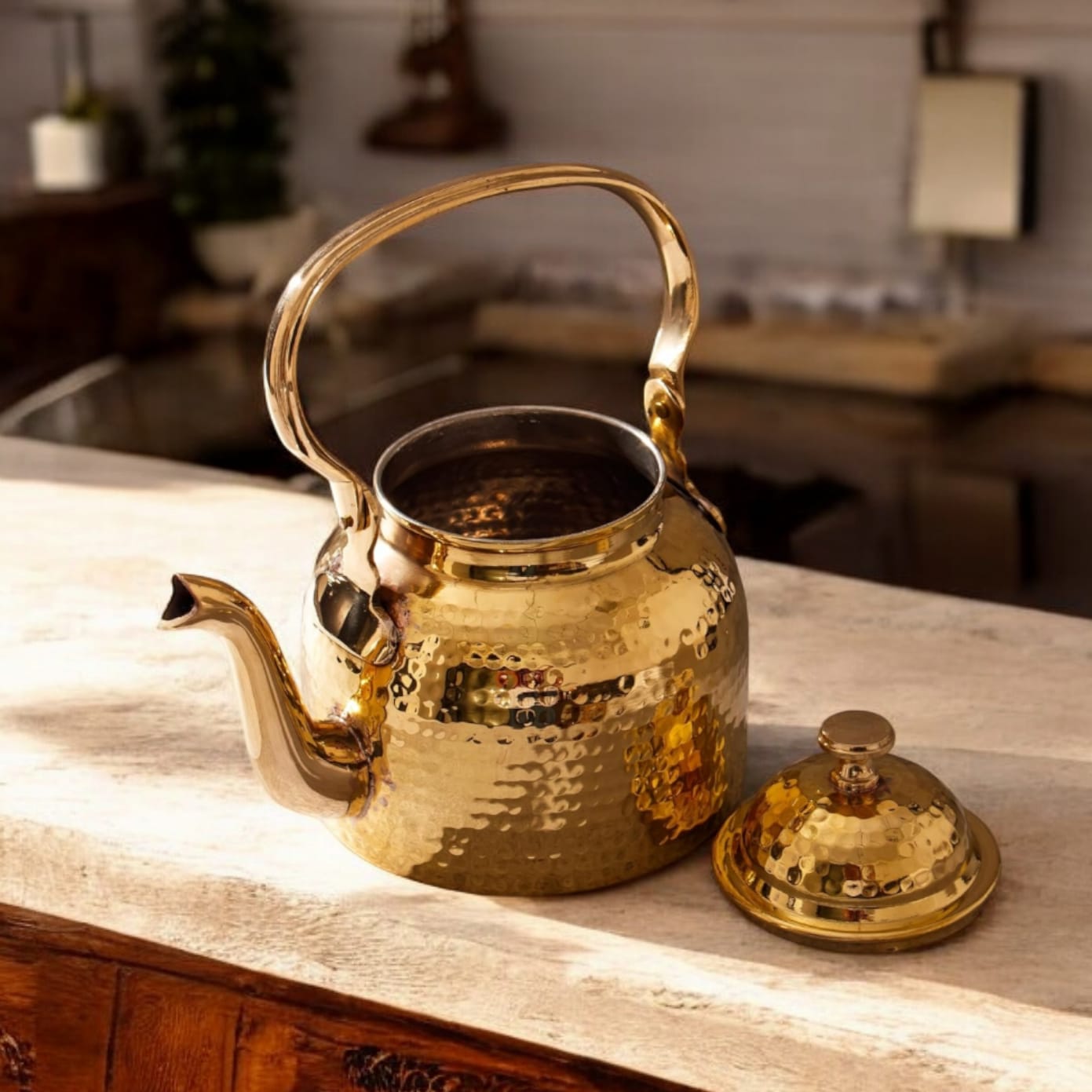 BRAND NEW: NW/042 - 100% Pure Brass Vintage Style Beautifully Hammered Tea Kettle. (1 Litre) | KITCHENWARE | UTENSILS | HOME APPLIANCES
