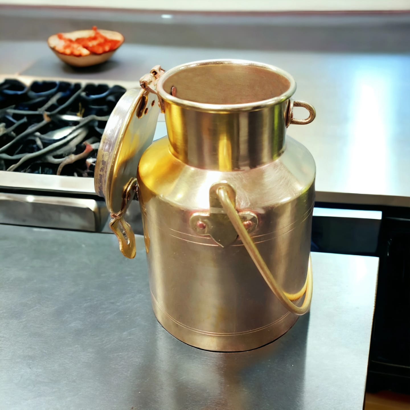 ORIGINAL ANTIQUE: AT/056 - Vintage Old Fashioned Brass Milk Can - 2 Litres | KITCHENWARE | UTENSILS | HOME APPLIANCES