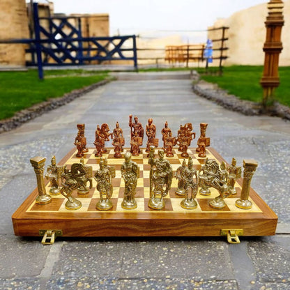 BN/019 | Chess Set with Pure Brass Sculpted Pieces In Ancient Roman Style & Wooden Folding Board
