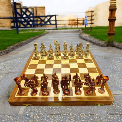 BN/019 | Chess Set with Pure Brass Sculpted Pieces In Ancient Roman Style & Wooden Folding Board