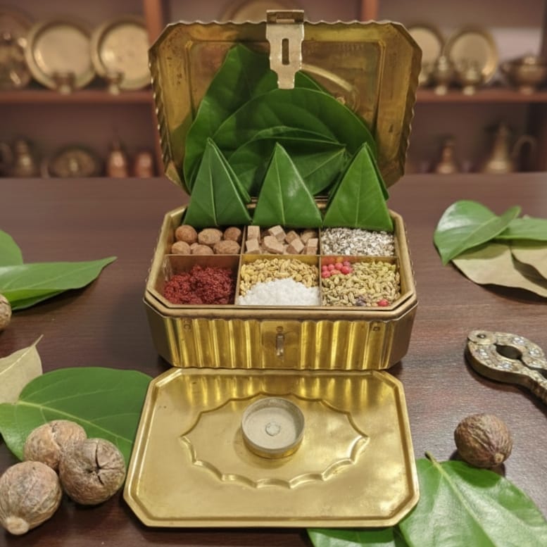 RA/277 | Very Rare 100% Pure Brass Paan Daan Set – Beautifully Designed Hand Engraved Vintage Betel Nut Supari Box