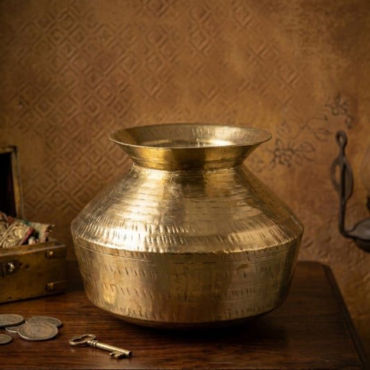 WP/28 - Very Rare 100% Pure Brass Hammered Pot/Vase/Planter – Unique Shape Multipurpose Vintage Decor | KITCHENWARE | UTENSILS | HOME APPLIANCES