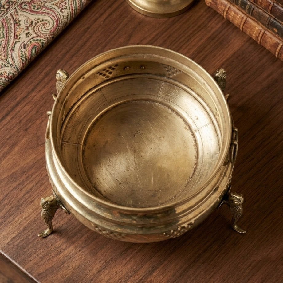 RA/339 | Rare Vintage 100% Pure Brass Very Beautiful Shape Big Size Urli | Pot | Vase | Planter on Parrot Legs