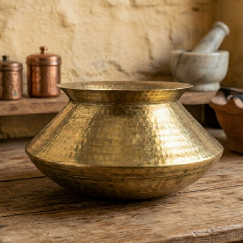 RA/348 | Rare Vintage Pure Brass Very Beautiful Unique Shape Pot | Flower Vase | Planter