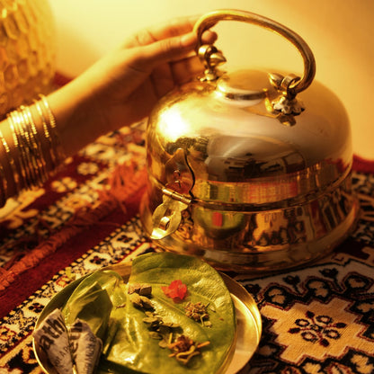 100% Pure Brass/Pital Very Beautiful Round Shape Paan daan - Betel Nut Supari Box - with lock system - Complete Set (Brand New)