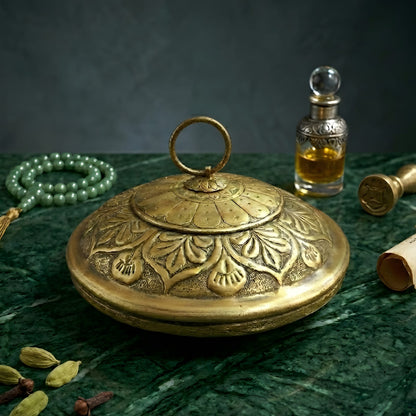RA/369 | Very Rare Beautifully Engraved & Perfect Round Shape Pure Brass Storage Box | Jewellery Keeper