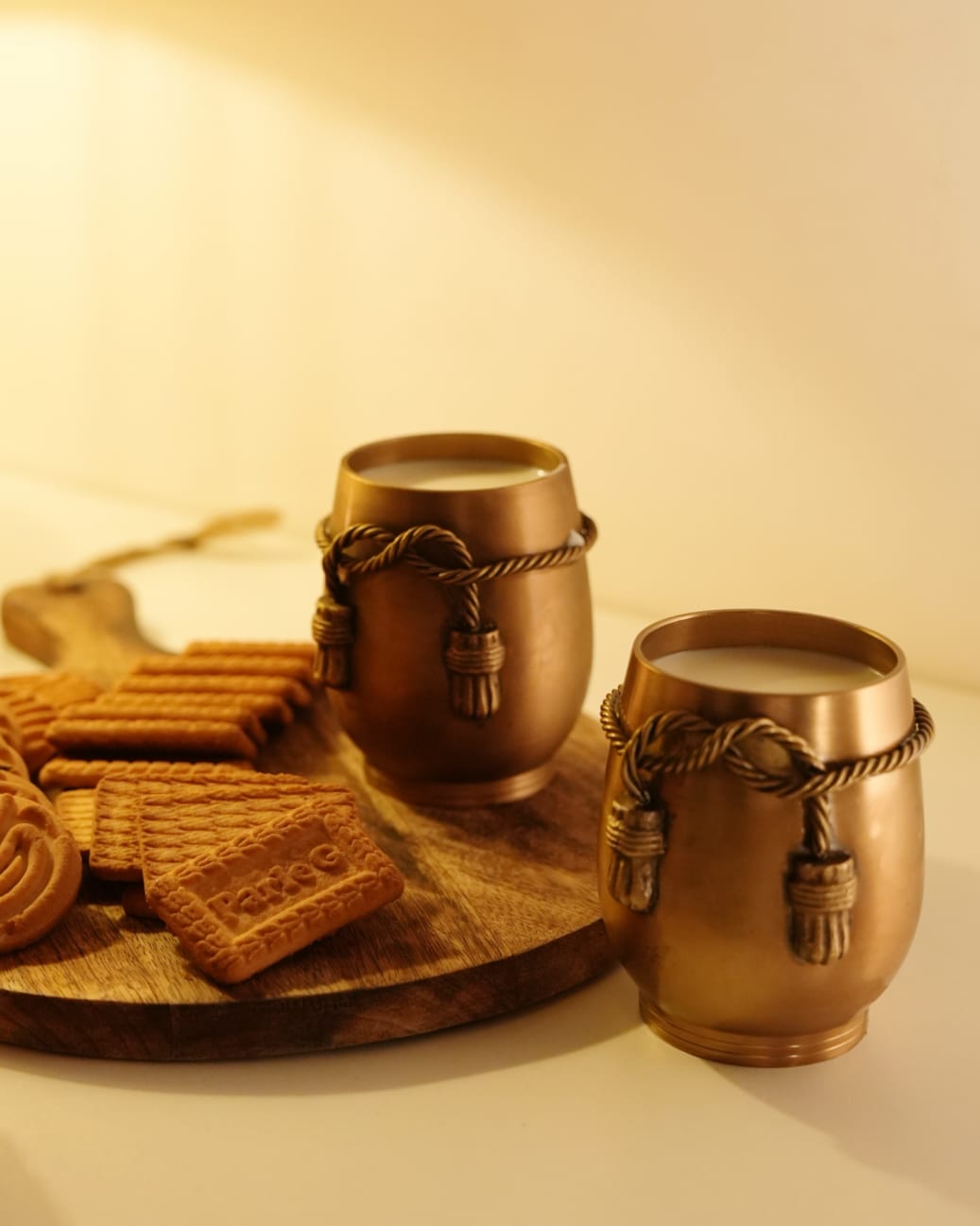 BN/006 | Set Of 2 - Pure Brass/Pital Very Durable & Strong Beautifully Rope Hammered Glasses (Brand New)
